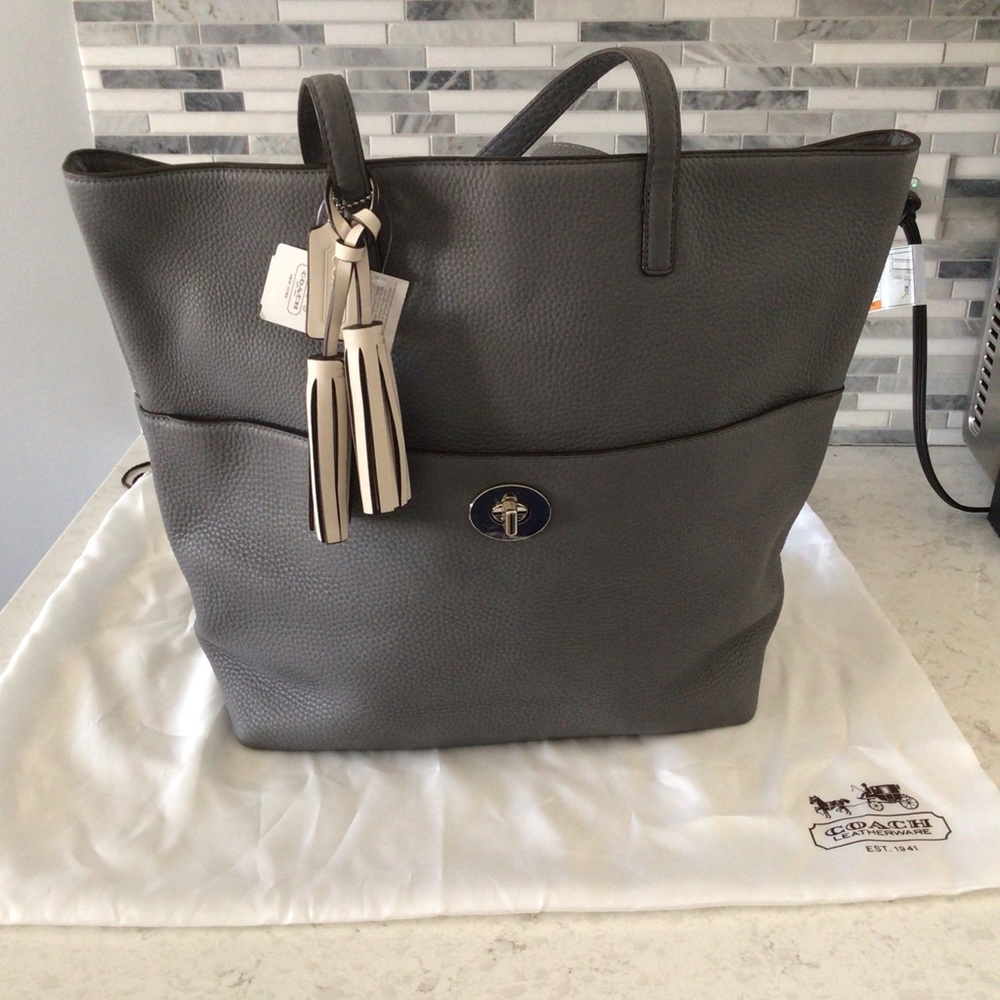New COACH F26477  Pebbled leather color is gray